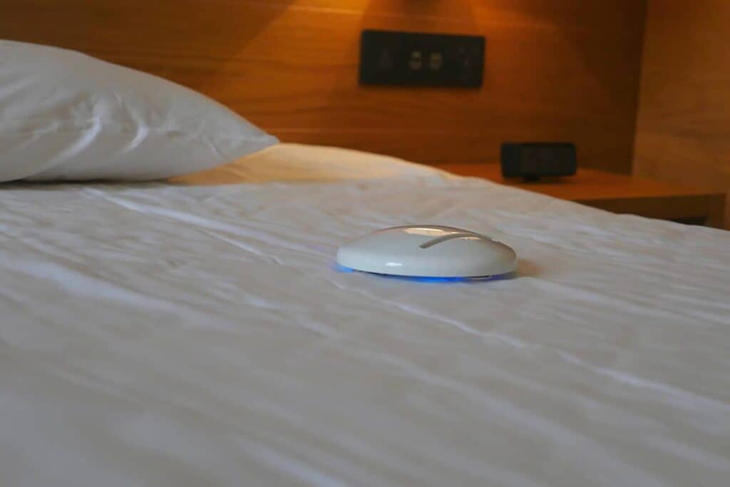 bed roomba. the cleansebot