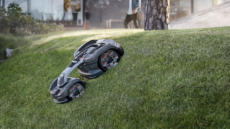 Do Robot Mowers Work Hills - Robot Chores